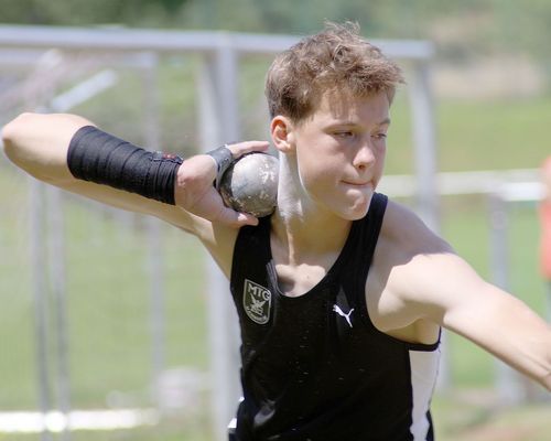 Leichtathletik-Meeting in Weisenbach: Nachwuchs und Senioren sorgten für Top-Leistungen