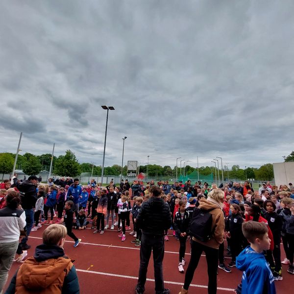 Gewusel auf der Ulmer Mehrkampfanlage