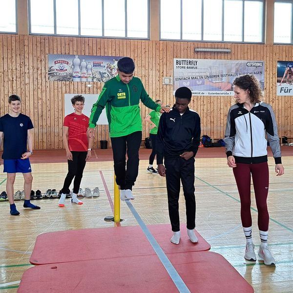 ... auf der Slackline ...